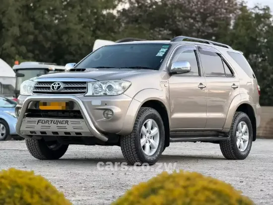Picture of Toyota Fortuner 2010
