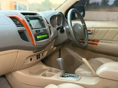 Picture of Toyota Fortuner 2010