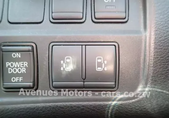 Picture of Nissan Serena 2017