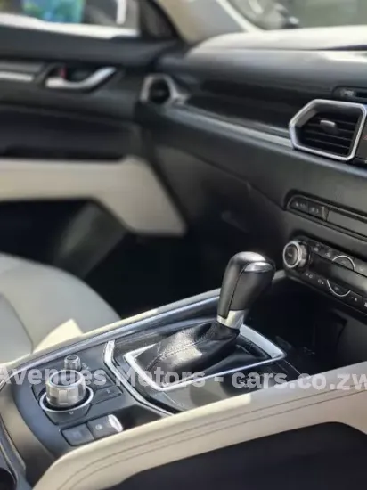Picture of Mazda CX-5 2017