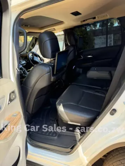 Picture of Toyota Land Cruiser 2022
