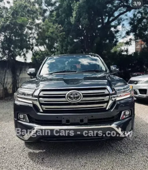 Picture of Toyota Land Cruiser 2017