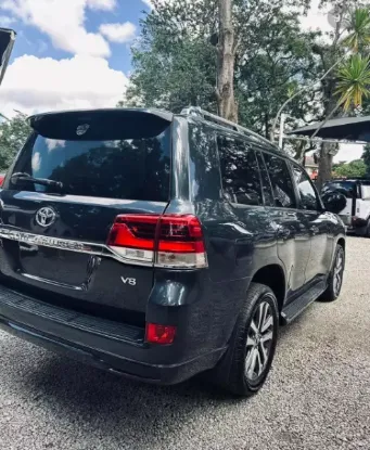 Picture of Toyota Land Cruiser 2017