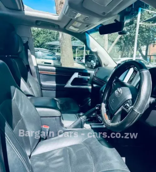 Picture of Toyota Land Cruiser 2017
