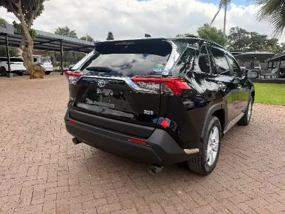 Picture of Toyota Rav4 2021