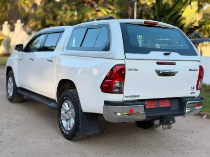 Picture of Toyota Hilux 2017