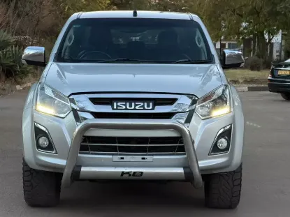 Picture of Isuzu KB300 2018