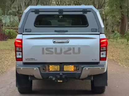 Picture of Isuzu KB300 2018