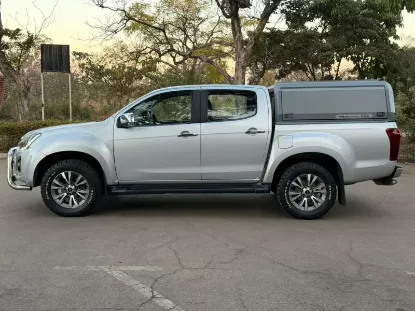 Picture of Isuzu KB300 2018