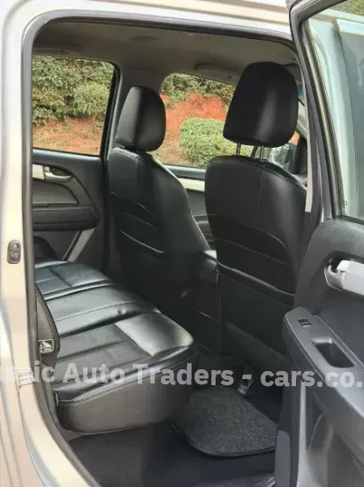 Picture of Isuzu KB300 2018