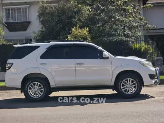 Picture of Toyota Fortuner 2013