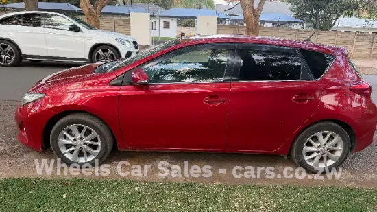 Picture of Toyota Auris 2013