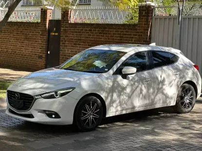Picture of Mazda Axela 2017