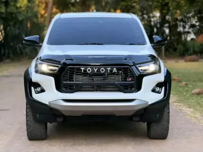 Picture of Toyota Hilux 2024
