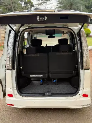 Picture of Nissan Serena Highway Star 2012