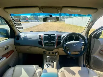 Picture of Toyota Fortuner 2011