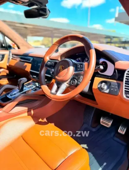 Picture of Porsche Cayenne 2021