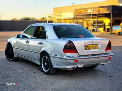 Picture of Mercedes Benz C200 1999