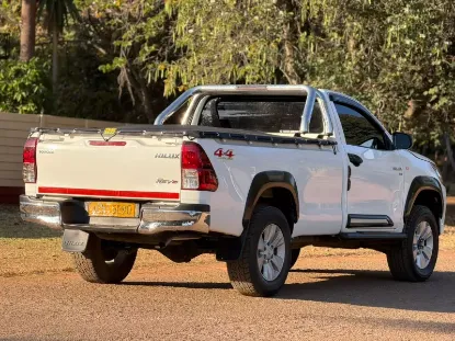 Picture of Toyota Hilux 2017