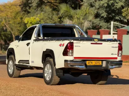 Picture of Toyota Hilux 2017