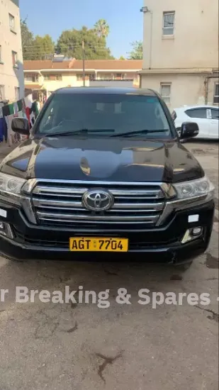 Picture of Toyota Land Cruiser 2013