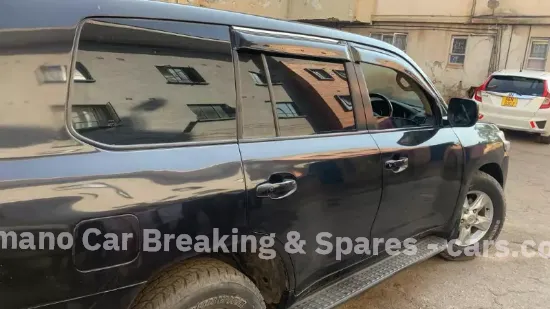 Picture of Toyota Land Cruiser 2013