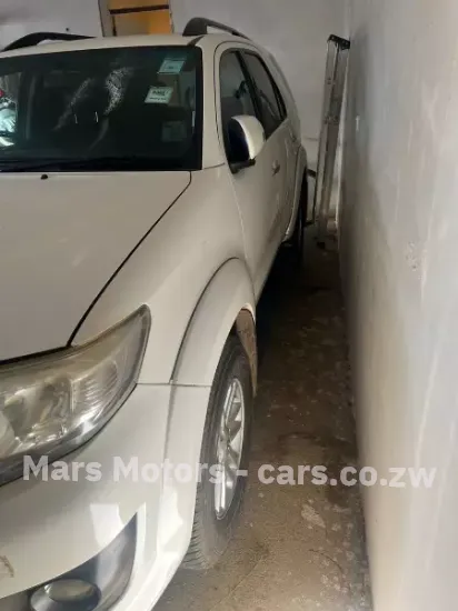 Picture of Toyota Fortuner 2015