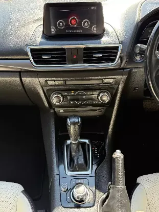Picture of Mazda Axela 2017