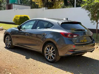 Picture of Mazda Axela 2017