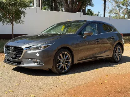 Picture of Mazda Axela 2017
