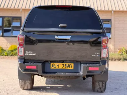 Picture of Isuzu KB300 2022