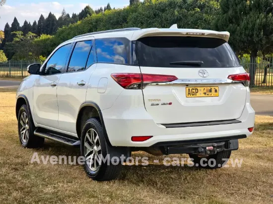 Picture of Toyota Fortuner 2017