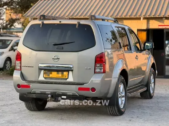 Picture of Nissan Pathfinder 2005