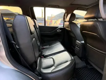 Picture of Nissan Pathfinder 2005