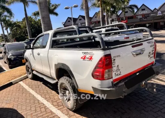 Picture of Toyota Hilux 2017
