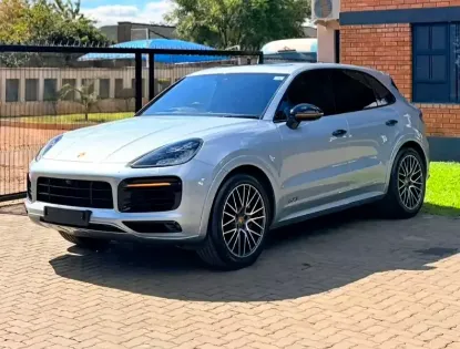 Picture of Porsche Cayenne 2021