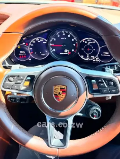 Picture of Porsche Cayenne 2021