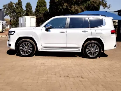 Picture of Toyota Land Cruiser 2023