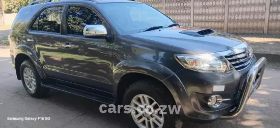 Picture of Toyota Fortuner 4x2 2015