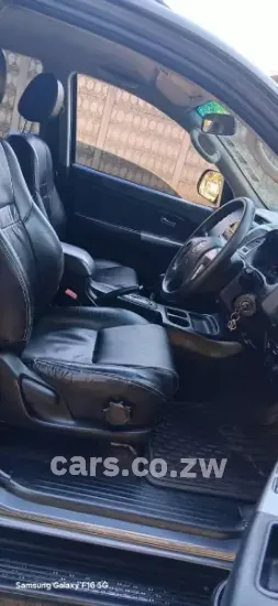 Picture of Toyota Fortuner 4x2 2015