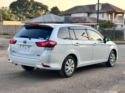 Picture of Toyota Fielder 2017