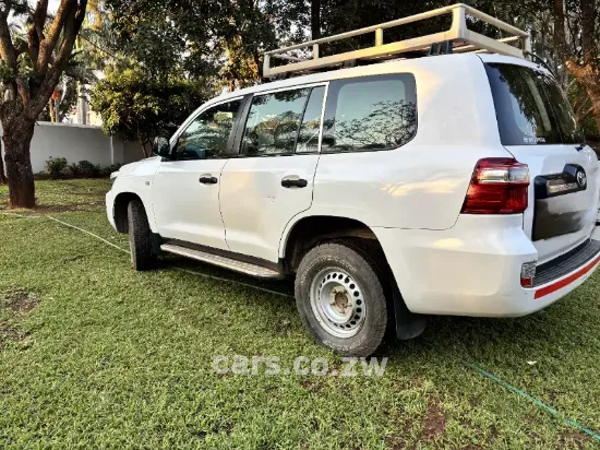 Picture of Toyota Land Cruiser 2015