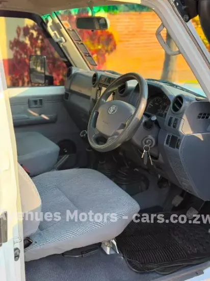 Picture of Toyota Land Cruiser 2016