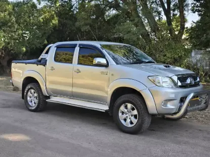 Picture of Toyota Hilux 2011