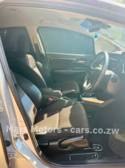 Picture of Honda Fit gp5 2016