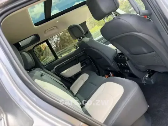 Picture of Land Rover Defender 2025
