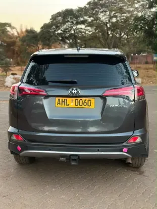 Picture of Toyota Rav4 2017