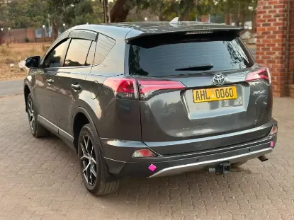 Picture of Toyota Rav4 2017