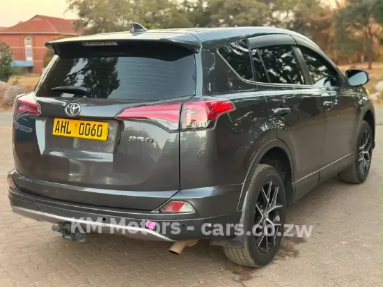 Picture of Toyota Rav4 2017