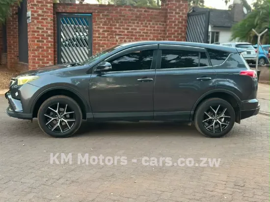 Picture of Toyota Rav4 2017